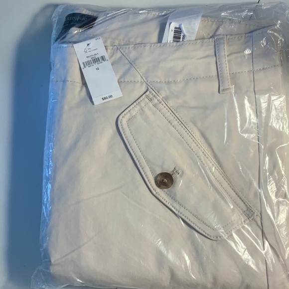 Banana Republic Chinos NWT - Picture 2 of 3